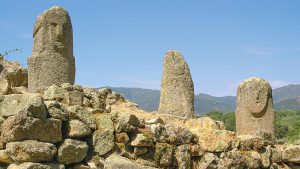 Mythes et Traditions : Menhirs